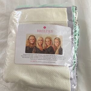 THREE BREEZIES PANTIES